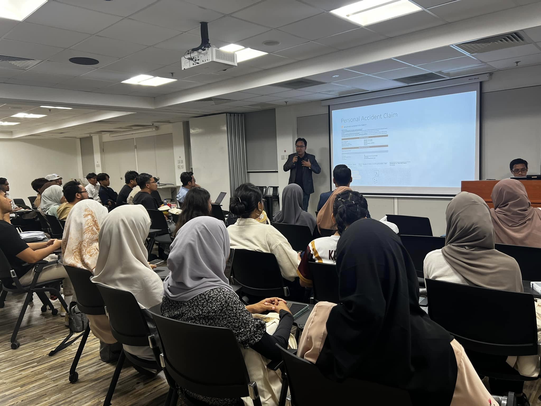 Helmi Hakim Islamic Financial Advisor